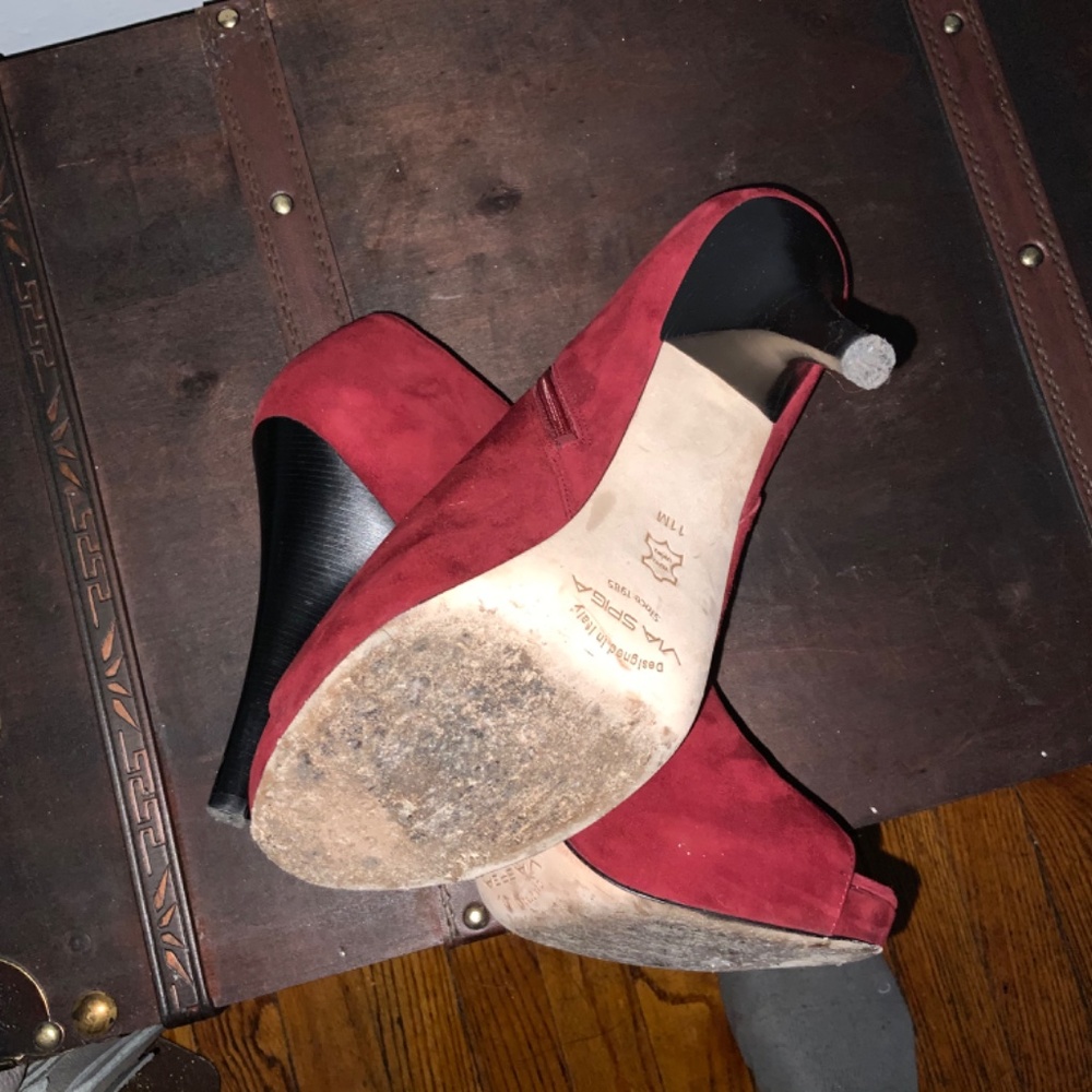 Shoe - Picture 4 of 4